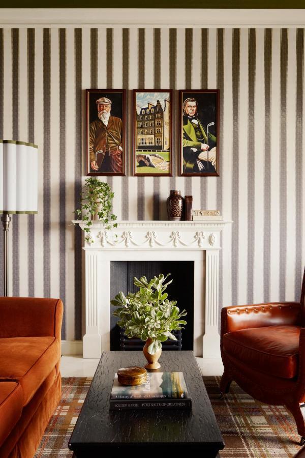 Rusacks St Andrews Esterno foto A fireplace in a living room